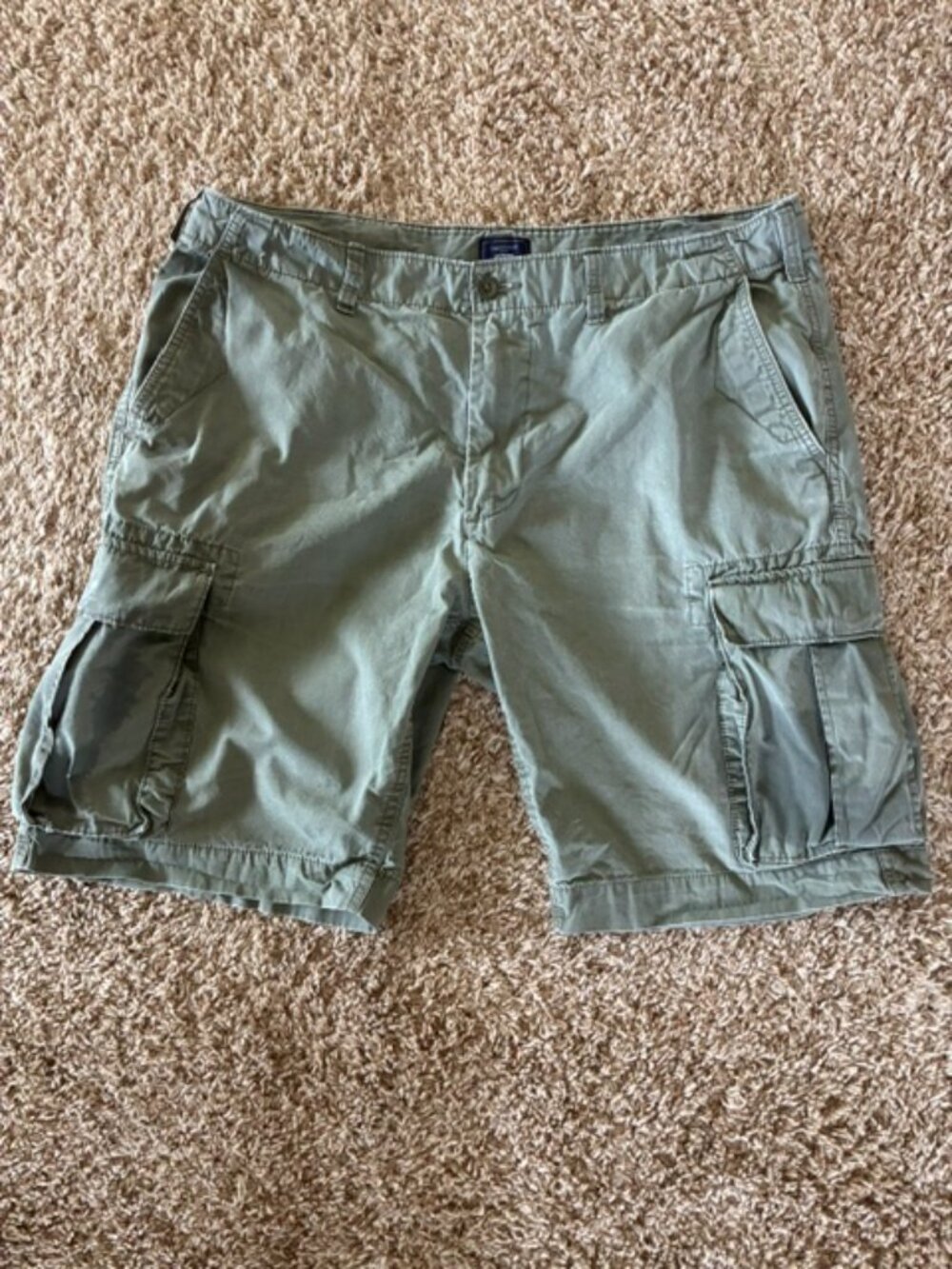 Gap Lived In Green cargo shorts, waist 40